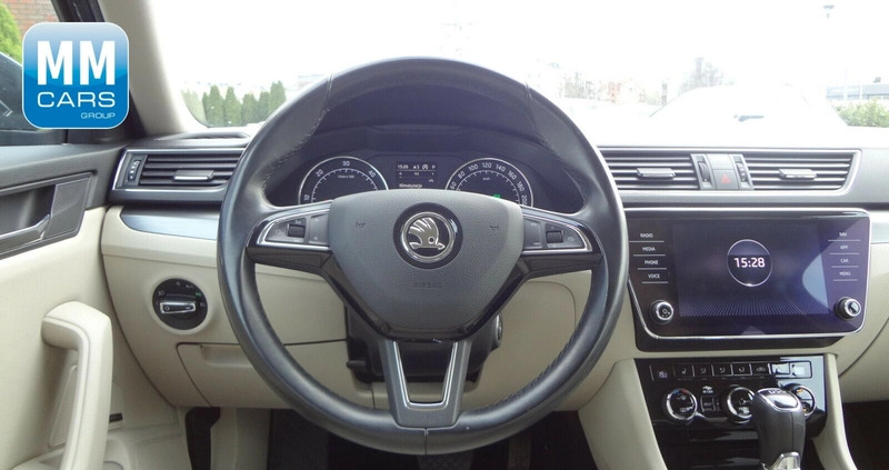 Skoda Superb cena 76850 przebieg: 194300, rok produkcji 2019 z Sandomierz małe 191